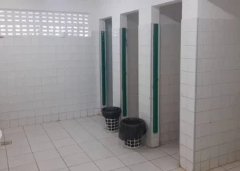 Projeto contra uso de banheiro em escola com base na identidade de gênero avança no Senado