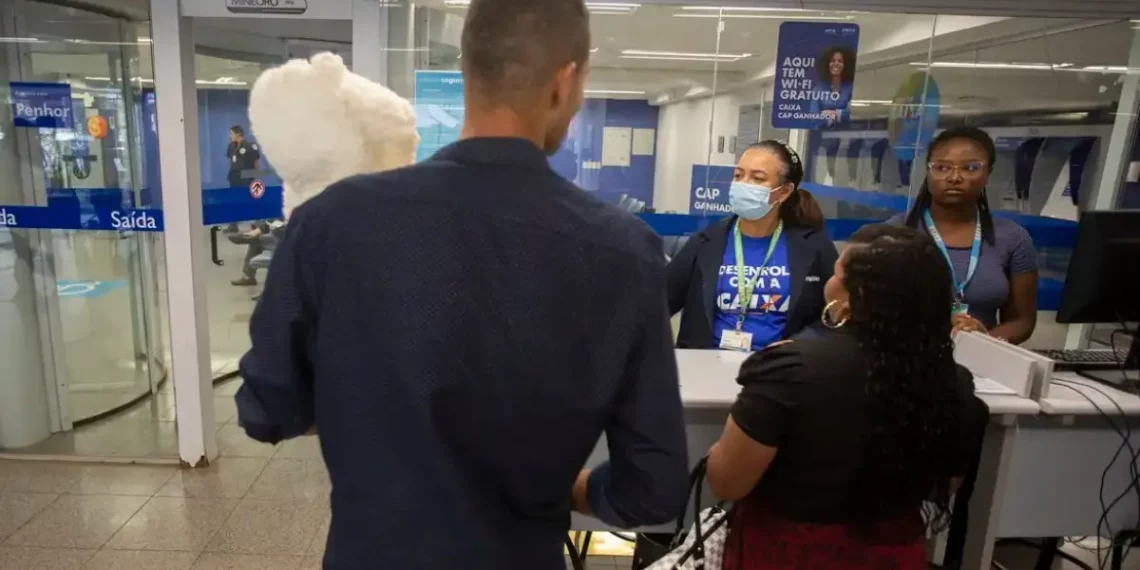 Caixa Econômica Federal abrirá concurso com 4 mil vagas