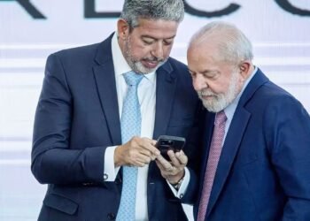 Lula e Arthur Lira se reúnem para tratar da relação entre poderes