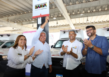 Governo do Estado entrega ambulâncias e equipamentos de saúde que vão beneficiar mais de 180 cidades baianas