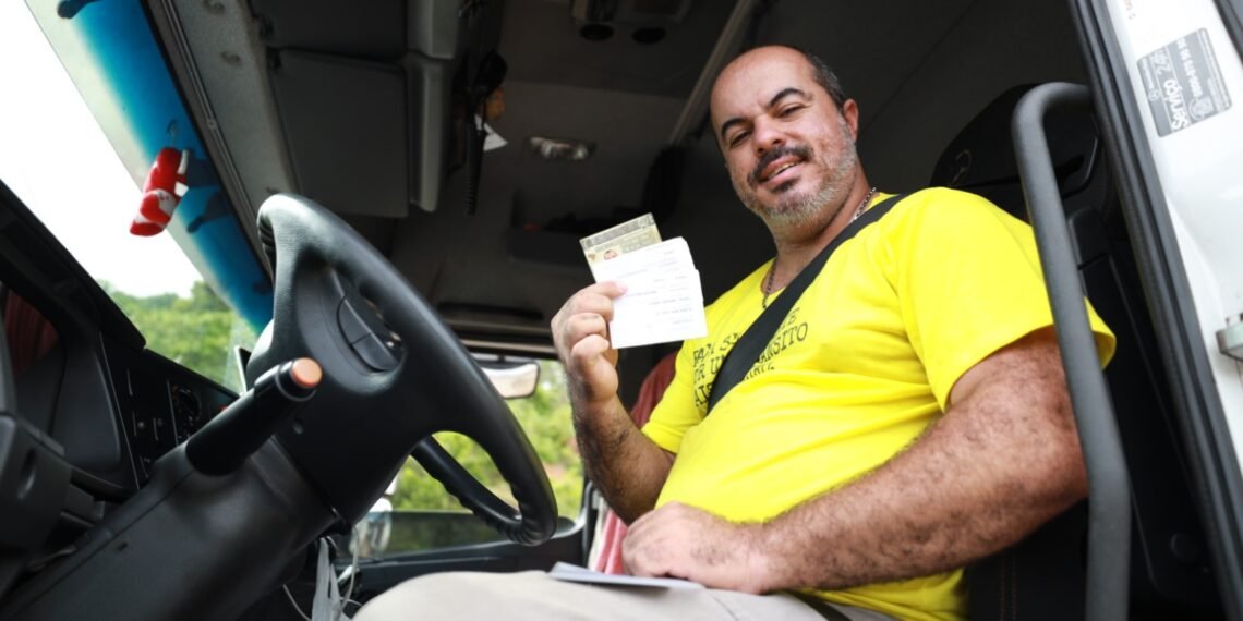 Condutores das categorias C,D e E têm até 30 de abril para atualizar exame toxicológico