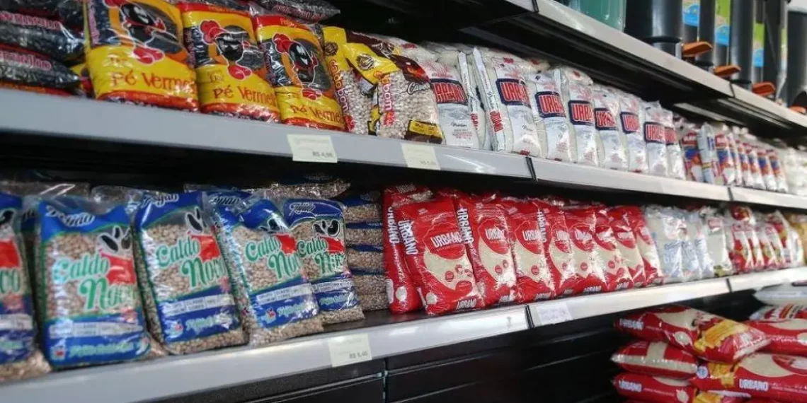 Reforma tributária prevê desoneração integral de 18 categorias de produtos da cesta básica; veja quais