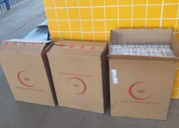 Em Barreiras, PRF apreende 1500 maços de cigarros transportados ilegalmente