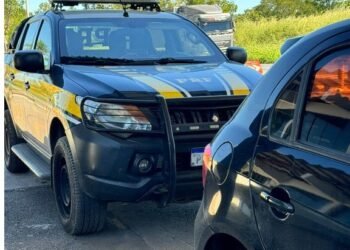 PRF recupera veículo com adulterações e restrição de roubo em Barreiras