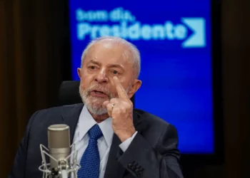 Lula exalta trabalho de voluntários no RS e condena fake news
