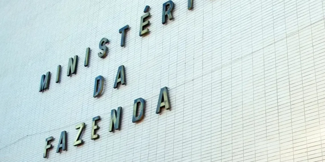 Governo Lula prevê cortar 11 a cada 100 benefícios em pente-fino do BPC