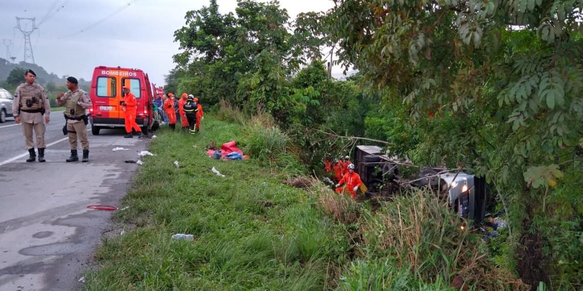 Governo do Estado mobiliza forças para apoiar vítimas de acidente na BR-324