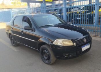 Em Barreiras, PRF recupera veículo furtado