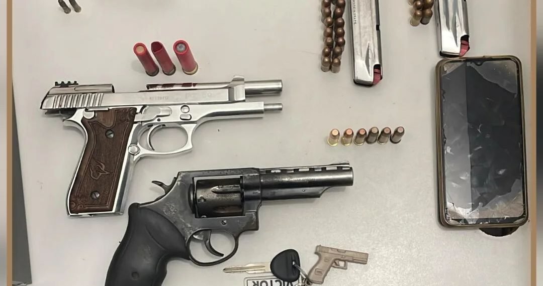 Dois homens são presos em Riachão das Neves por porte ilegal de arma de fogo e munições