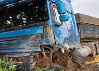 Barreiras: Colisão entre bitrem e carro deixa casal morto e uma criança gravemente ferida na BR 242