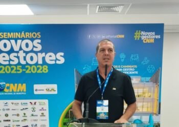 Prefeito Eleito de Riachão das Neves Participa de Seminário para Novos Gestores