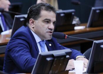 Projeto obriga bares e restaurantes a permitir que clientes visitem instalações da cozinha