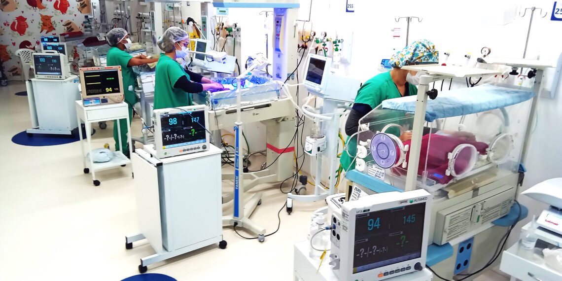 Hospital do Oeste é referência na assistência a gestantes e bebês em situação de risco