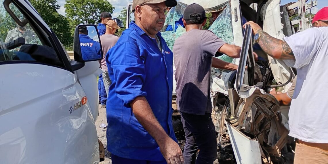 Barreiras: Colisão frontal entre dois veículos deixa um morto no anel viário