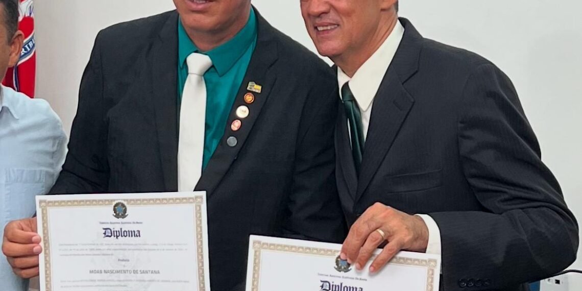 Moab Santana e Marquinhos são Diplomados em Riachão das Neves