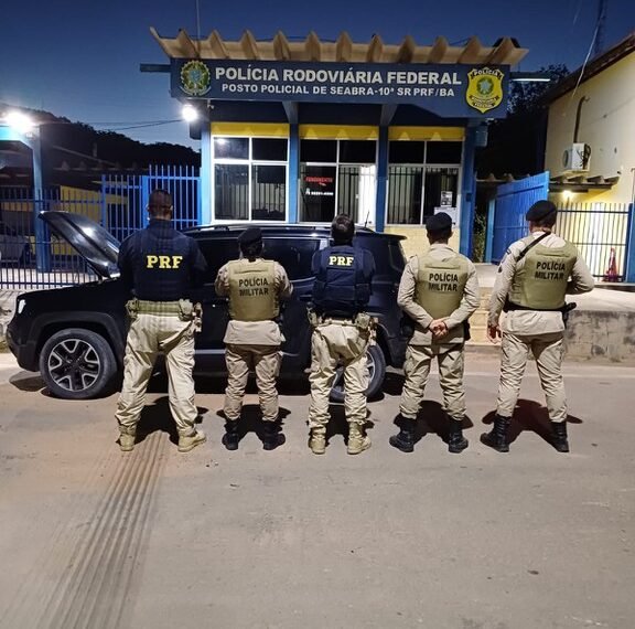 Em Seabra (BA), PRF recupera veículo com restrição de roubo