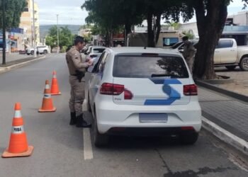 10º BEIC realiza blitz no centro de Barreiras na 39ª edição da Operação Força Total