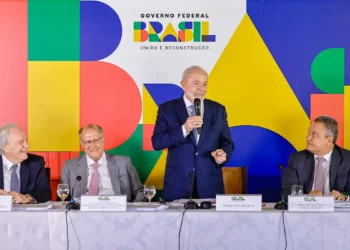 Prioridade do governo em 2025 é baratear os alimentos, diz Lula