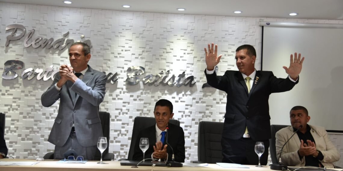 “Nova Gestão de Riachão das Neves Promete Transformação: Prefeito Assume com Foco em Parcerias e Desenvolvimento”