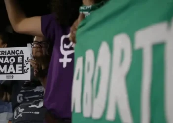 Governo publica resolução sobre aborto legal em crianças e adolescentes vítimas de violência