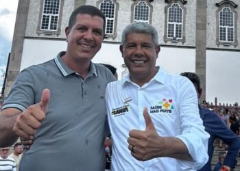 PREFEITO MOAB SANTANA GARANTE NOVOS AVANÇOS PARA RIACHÃO DAS NEVES NO 8º ENCONTRO DE PREFEITOS E PREFEITAS DA BAHIA