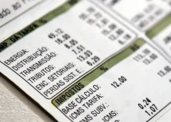 Baianos podem ter até R$ 49 de desconto na conta de energia em janeiro; entenda