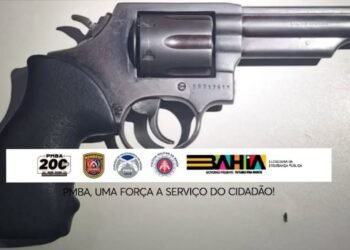 Rondesp CPR-Oeste apreende arma de fogo no centro de Barreiras