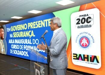 Jerônimo Rodrigues participa de aula inaugural de soldados da PM em Salvador; 1.888 novos policiais serão capacitados até o final de 2025