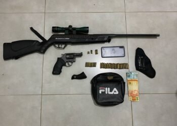 Polícia apreende armas e prende dois homens por posse ilegal em Barreiras-BA