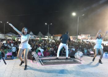 Festa do Padroeiro tem início em São José do Rio Grande com grande público e show de Wglemersom Lima