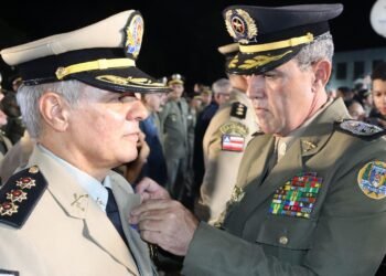 Comandantes do CPR-O recebem Medalha Tiradentes em cerimônia no Tocantins