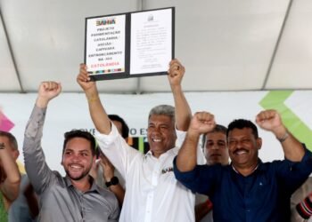 Catolândia é contemplada com entrega de novos estádio e mercado municipal, com recursos de mais de R$1,6 milhão do Governo do Estado