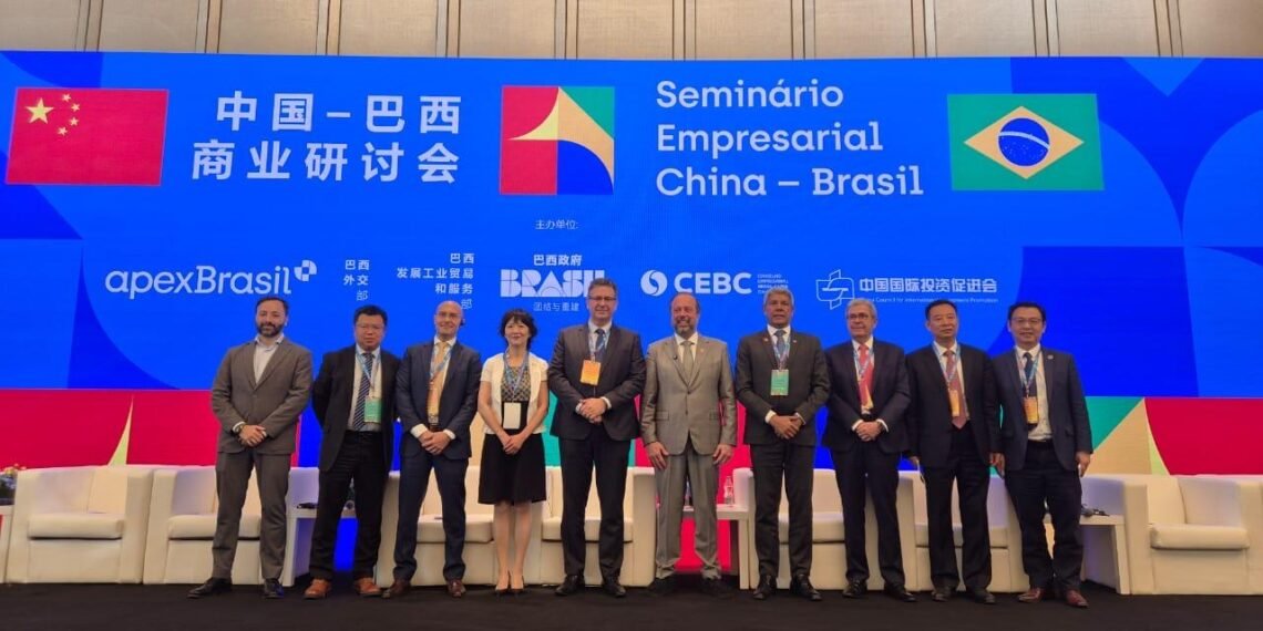 Na China, governador Jerônimo Rodrigues apresenta potencial da Bahia para receber investimentos em tecnologia