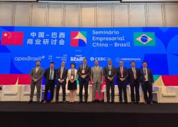 Na China, governador Jerônimo Rodrigues apresenta potencial da Bahia para receber investimentos em tecnologia