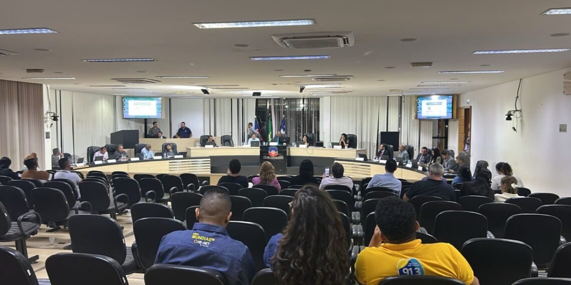 LEM: INTERNET É DERRUBADA E PROJETO DO IPTU É VOTADO ÀS PRESSAS NA CÂMARA, GERANDO PREJUÍZOS FUTUROS PARA A POPULAÇÃO