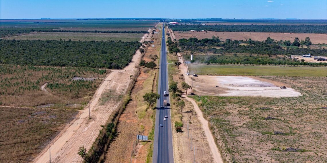 Duplicação da BR-242 entre Luís Eduardo Magalhães e Barreiras avança e deve ir a leilão até agosto