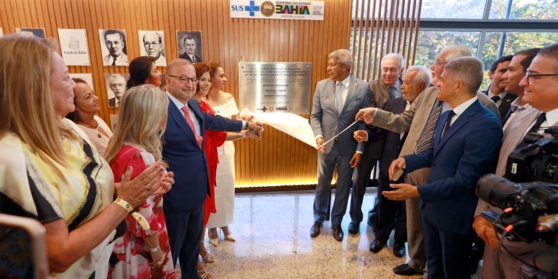 Governo do Estado celebra 100 anos da Secretaria da Saúde com homenagens a antigos gestores e servidores