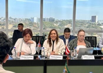 Roberta Santana reforça alerta contra o sarampo durante agenda em Brasília