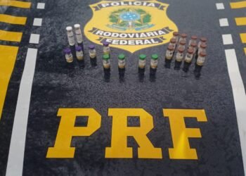 PRF apreende 22 ampolas de medicamentos para emagrecimento com indícios de irregularidade na BR-116 em Jequié (BA)