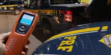 PRF prende motorista por embriaguez ao volante na BR-242, em Seabra (BA)