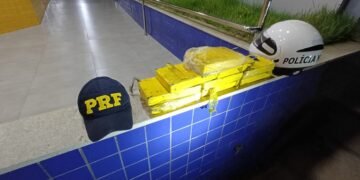 PRF Apreende Quase 58 Kg de Cocaína e Crack em Compartimento Oculto de Caminhão em Correntina (BA)