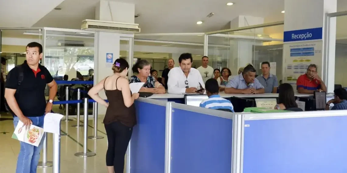 INSS terá fila nacional para reduzir tempo de espera em programa de benefícios
