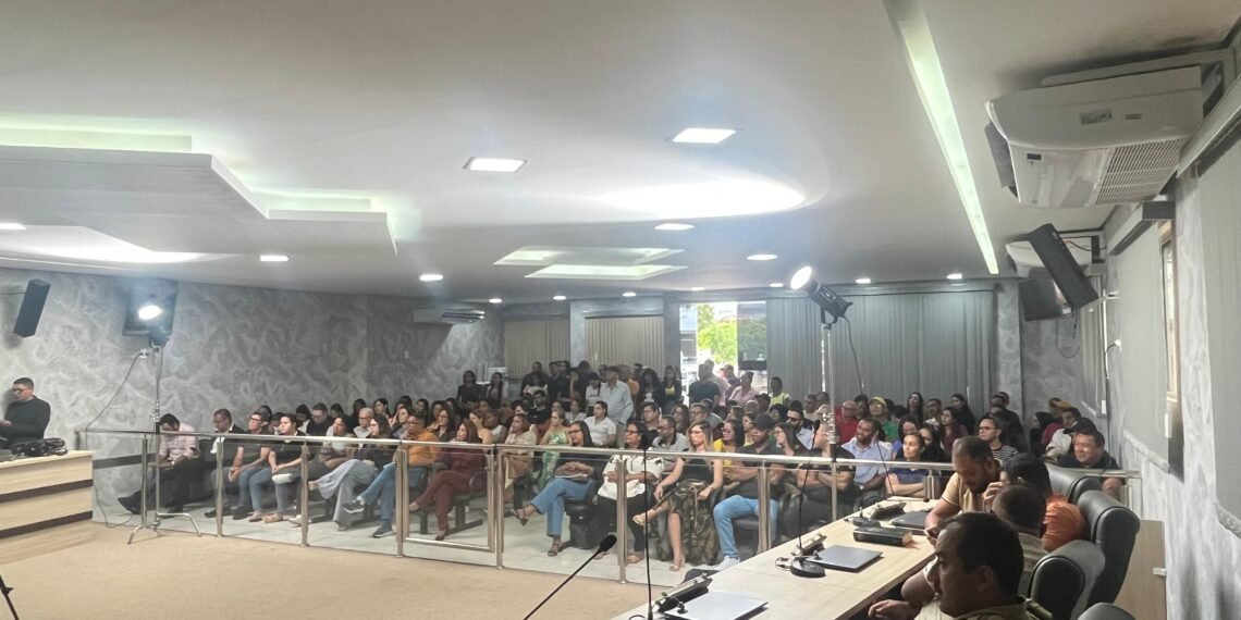 Audiência pública lota Câmara e consolida transparência do primeiro ano da gestão Moab Santana