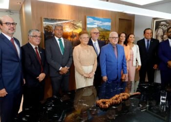 Governador Jerônimo Rodrigues prestigia posse do novo conselheiro do TCE-BA, Josias Gomes