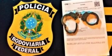 PRF cumpre mandado de prisão por dívida de pensão alimentícia durante operação na Bahia