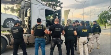 Ação integrada da PRF, PF e PC prende foragido por homicídio na BR-116, em Jequié (BA)