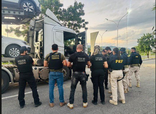 Ação integrada da PRF, PF e PC prende foragido por homicídio na BR-116, em Jequié (BA)