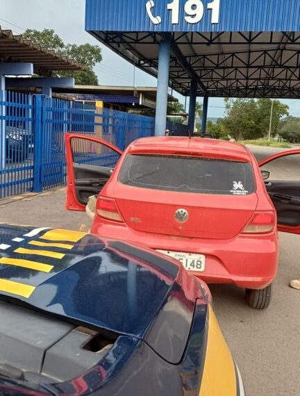 EM BARREIRAS, PRF RECUPERA VEÍCULO FURTADO E IDENTIFICA ADULTERAÇÃO DE SINAIS