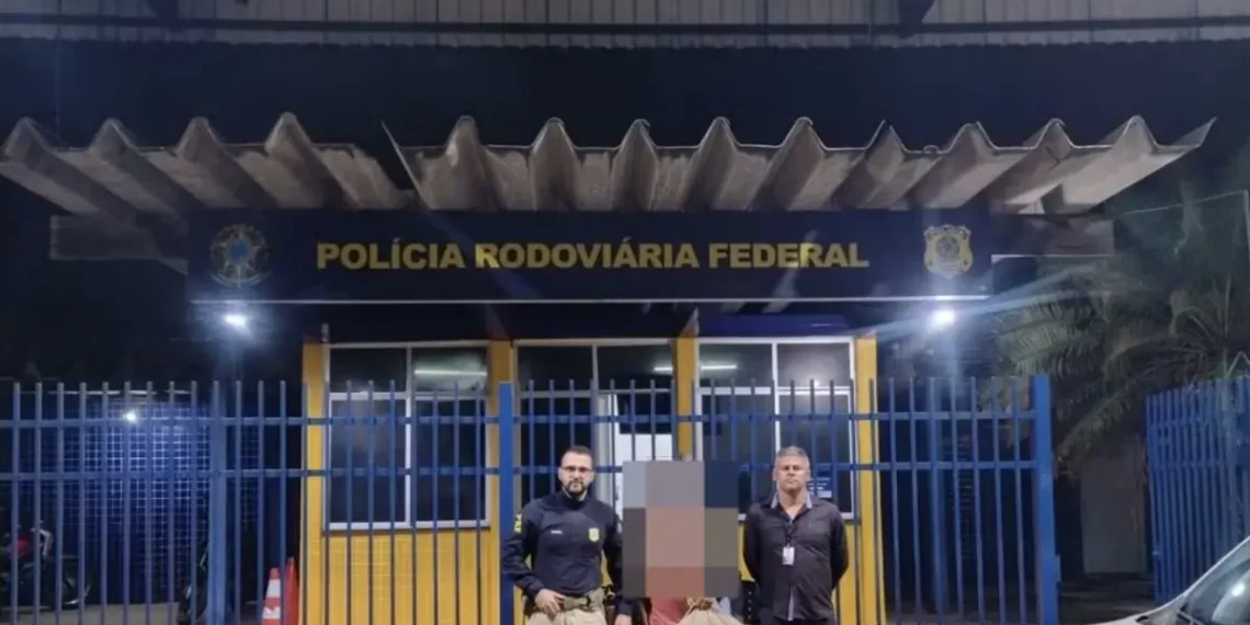 Adolescente viaja com carro dos pais para encontrar garota que conheceu no Roblox e é resgatado pela PRF após percorrer 500 km