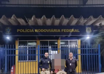 Adolescente viaja com carro dos pais para encontrar garota que conheceu no Roblox e é resgatado pela PRF após percorrer 500 km